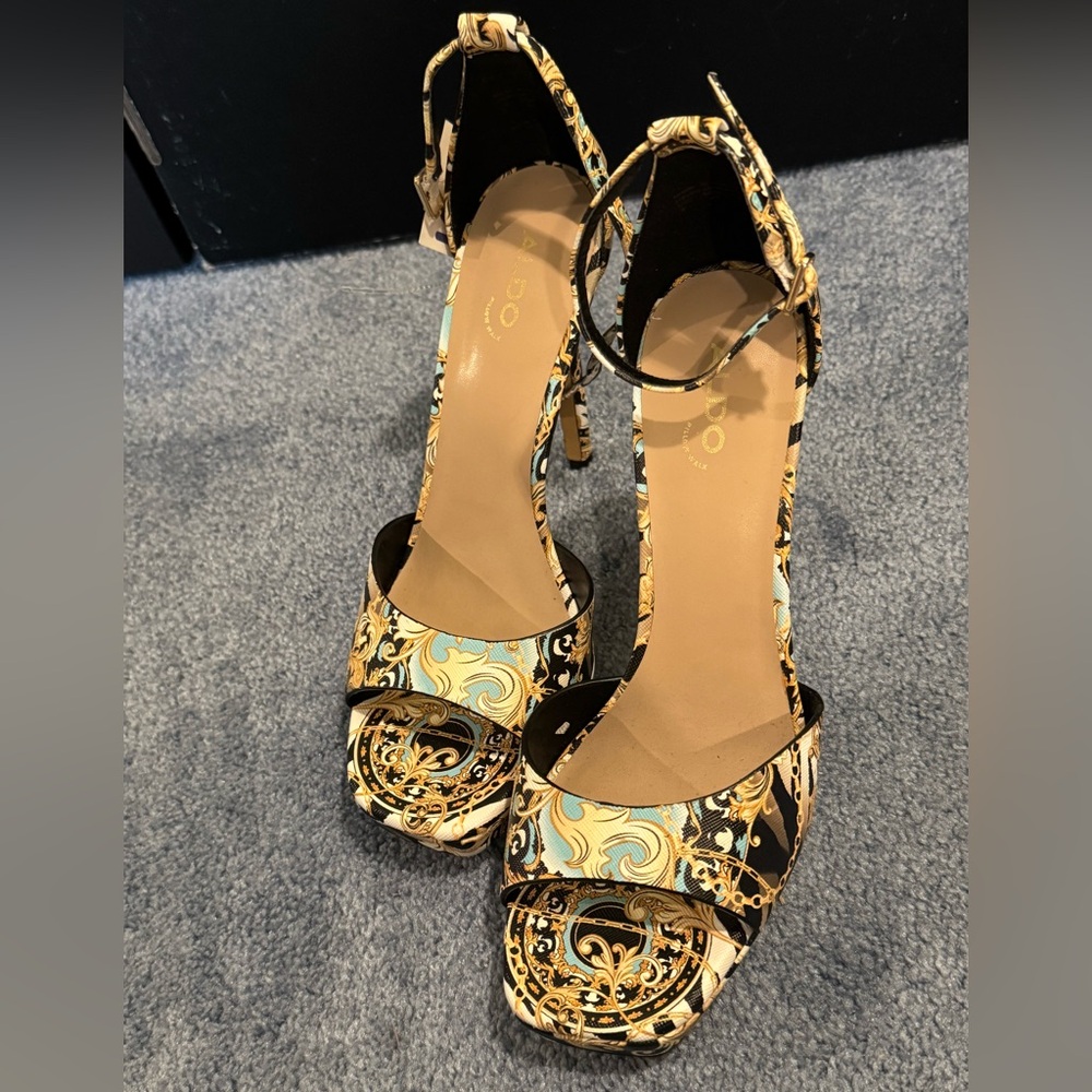 CLOSET CLEANOUT SALE Aldo Strappy ankle strap Heels gold chain blue tan sexy 9 - Picture 3 of 9